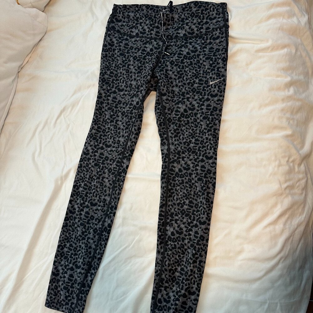 Nike Dri-FIT Leopard Print Leggings – Grey/Black – Medium